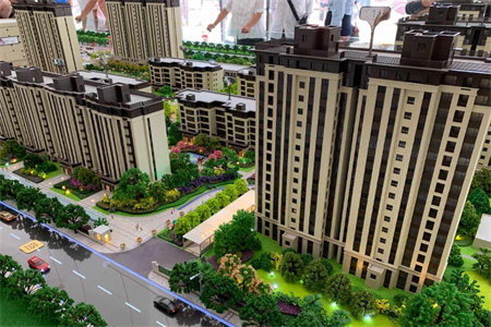 诺贝尔城电梯三楼133平70万可按揭车位储藏室另买